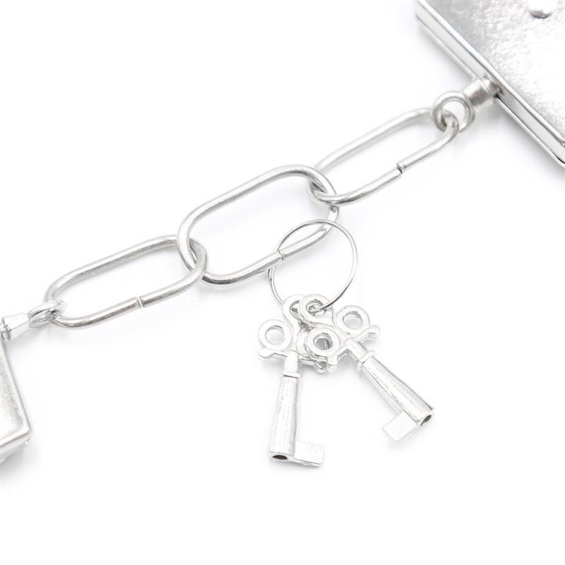 Esposas de Metal para Muñecas con Pelo Negro - Imagen 7